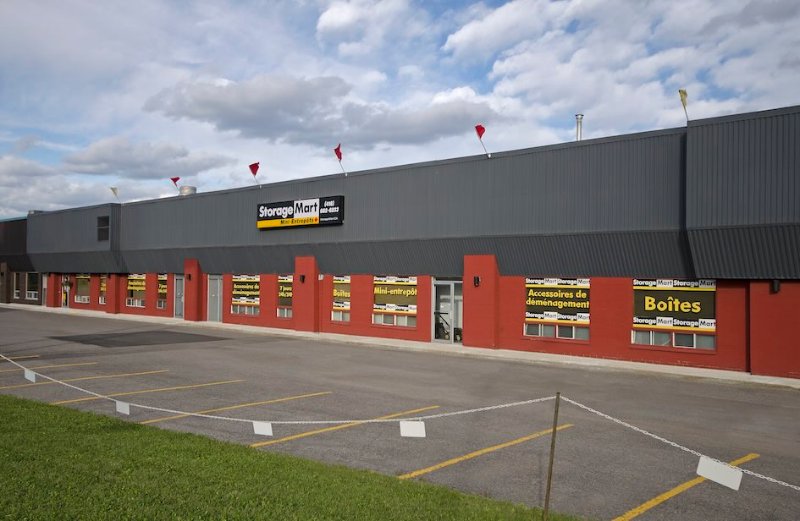 Storage Units at StorageMart - 399 Rue Jacquard Ste #101 Quebec City QC